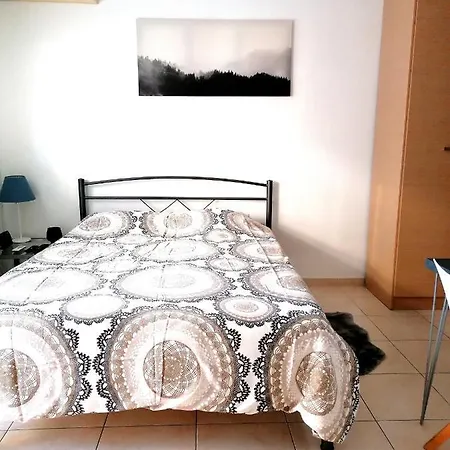 Cosy 3 Close To The City Center Apartment *
